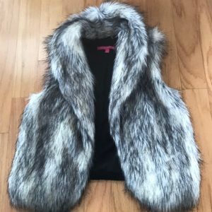 Black & white Faux fur vest